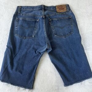 Levis 501 Shorts Mens 32x34 Denim Cut‎ Off Distressed Button Fly Raw Hem